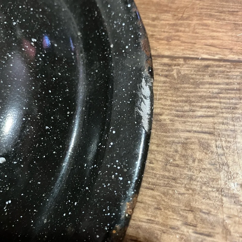 Black Dutch Oven with Sturdy Handles